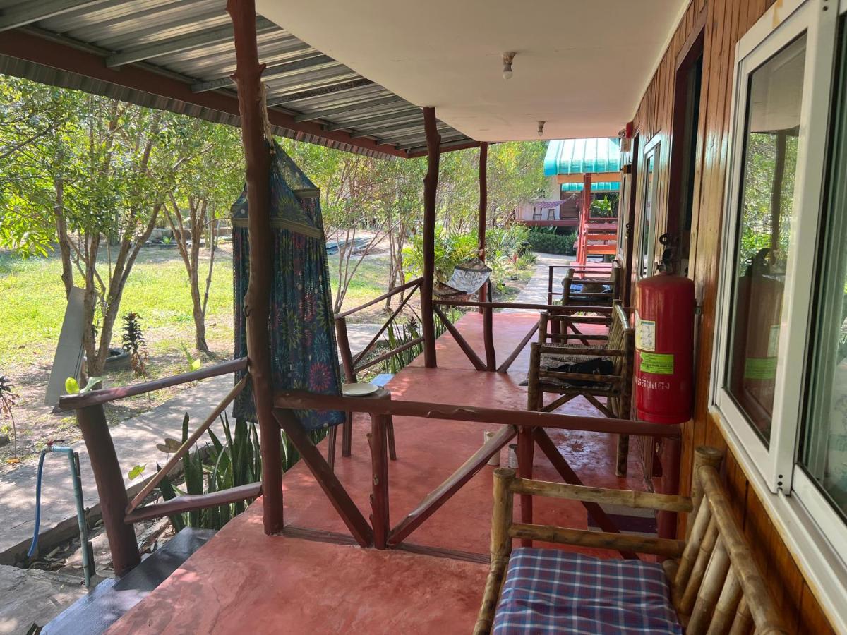 Lonely Groove Hotel Koh Chang Exterior photo